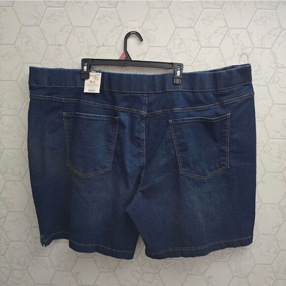 Nwt Terra & Sky Women's Plus Size Pull On Bermuda Shorts, 9" Inseam, 4X 28-30W - Picture 4 of 9